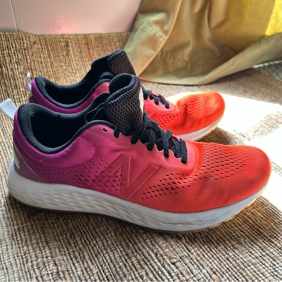 New Balance Fresh Foam Arishi; Wms 10; Ombré Athletic Shoes! - Picture 8 of 8